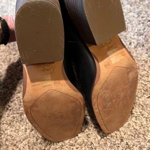 Square toe black bootie